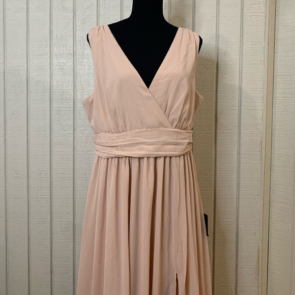 Lulus maxi dress with V neck & back and side slit, size XL. New with tags. - Picture 3 of 6